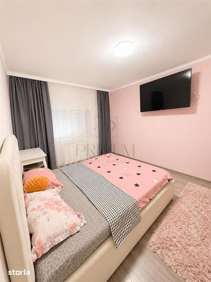 Apartament cu 4 camere decomandat în Est