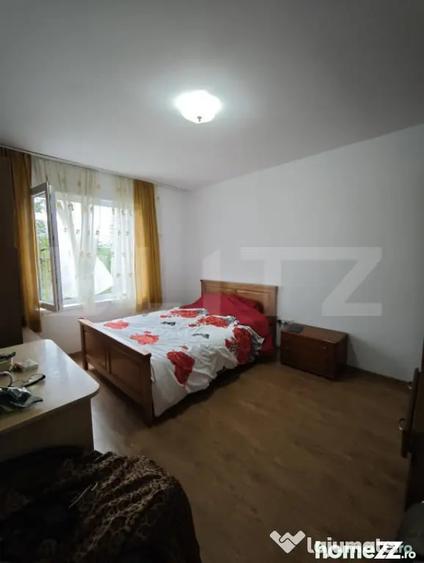 Casă cu 5 camere cu Teren 998 Mp în Central