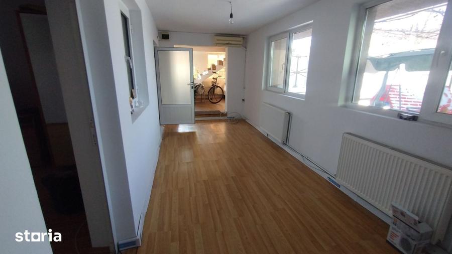 Casă cu 3 camere cu Teren 260 Mp în Brătianu