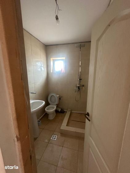 Casă cu 5 camere cu Teren 250 Mp în Năvodari