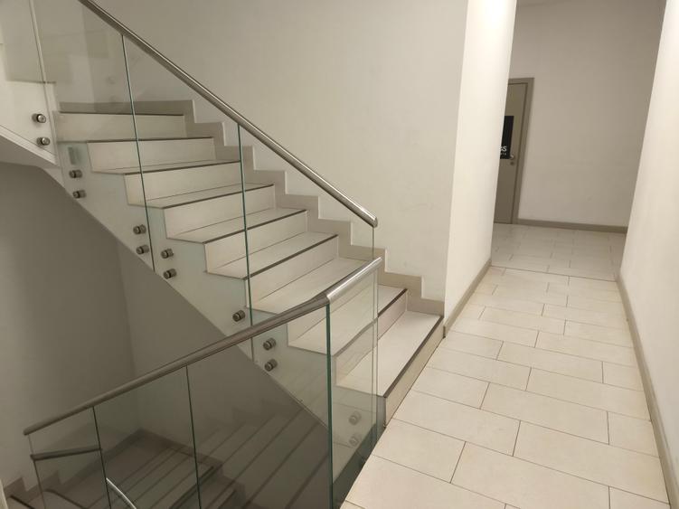 Birou, de 2,277 mp, în Lipovei