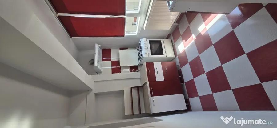 Garsonieră decomandată în Central