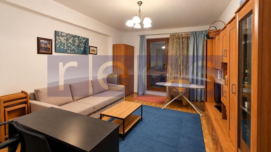 Apartament cu 3 camere decomandat, mobilat în Central