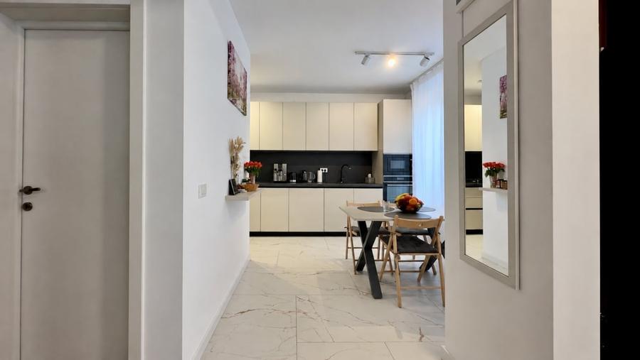 Duplex cu 4 camere cu Canalizare în Nord