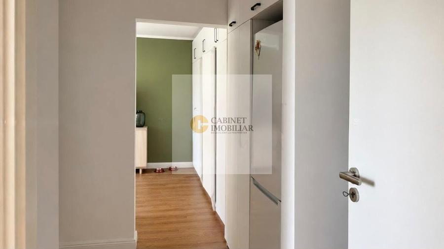 Apartament cu 2 camere decomandat, mobilat în P-ța Victoriei