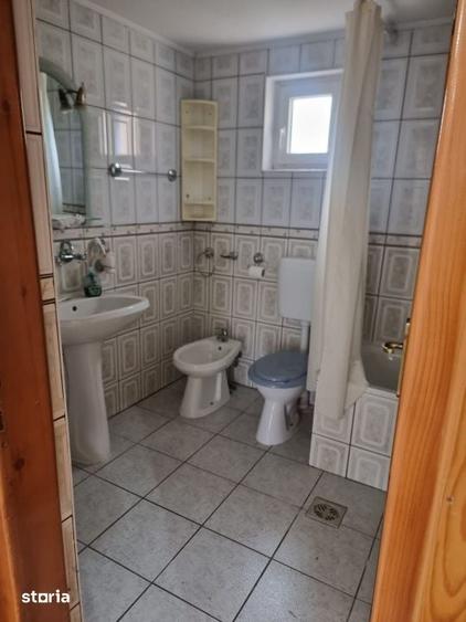 Casă cu 6 camere cu Teren 1724 Mp în Adâncata
