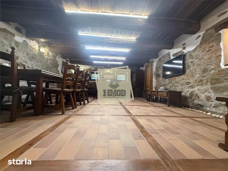 Casă cu 6 camere cu Teren 600 Mp în Central