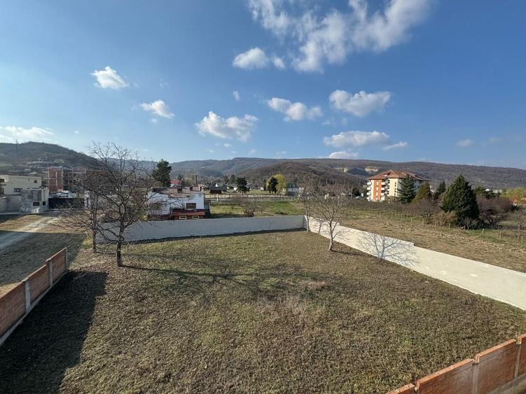 Spațiu comercial, în Bujoreni