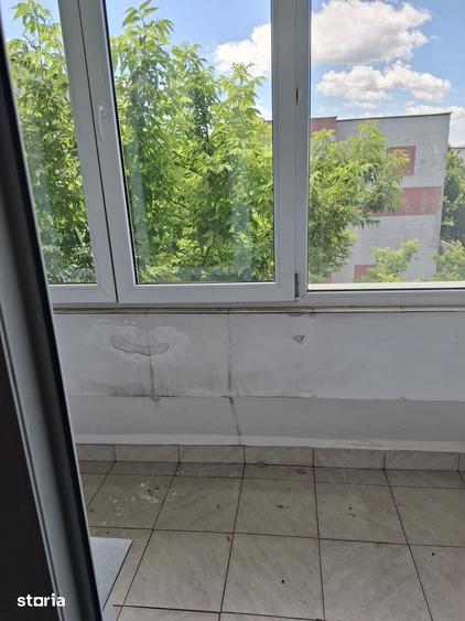 Apartament cu 4 camere în Rahova