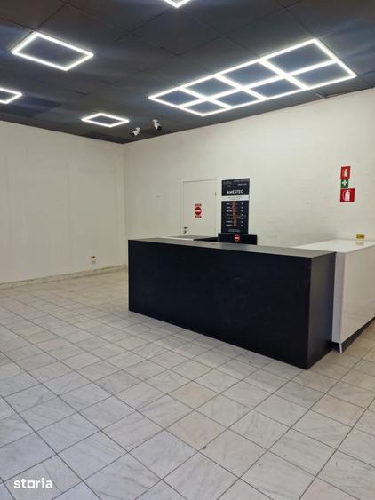 Spațiu comercial, de 190 mp, în Tei