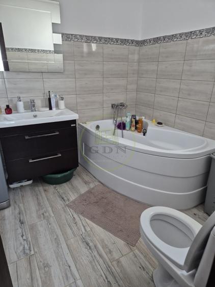 Casă individuală cu 3 camere cu Teren 348 Mp în Șimnicu de Sus
