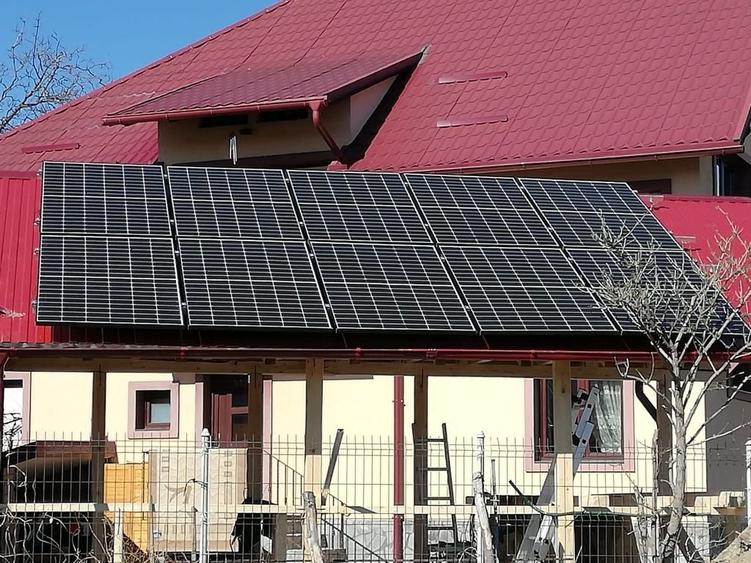 Casă cu 4 camere în Crăcăoani