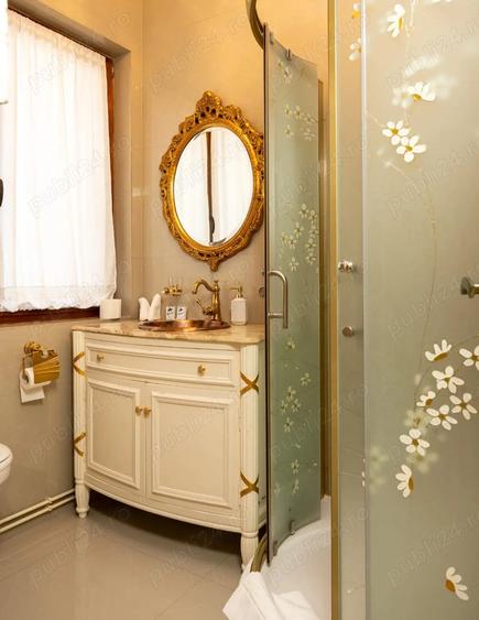 Casă cu 7 camere cu Teren 393 Mp în Zamora