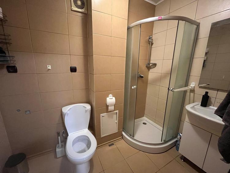 Apartament cu 2 camere decomandat în Est