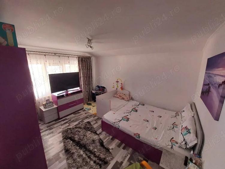 Casă cu 6 camere cu Teren 300 Mp în Central