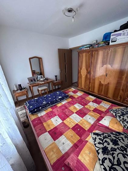 Apartament cu 3 camere decomandat în Micro 16