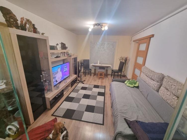 Apartament cu 3 camere decomandat în Tomis Nord