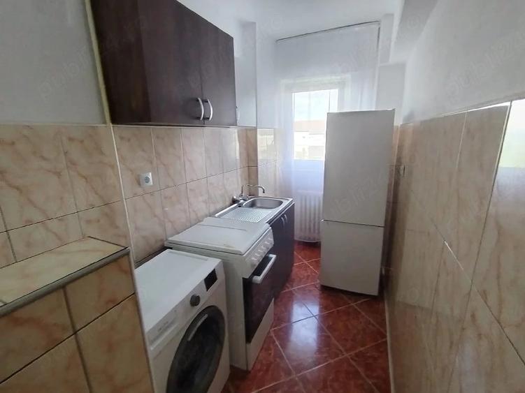 Garsonieră decomandată în Soarelui