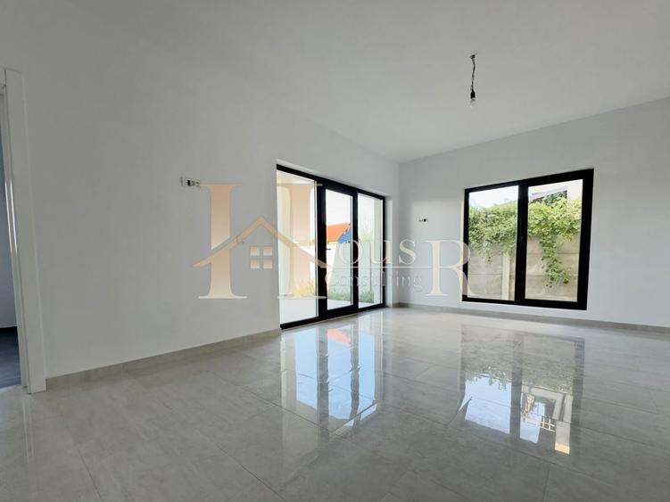 Duplex cu 5 camere cu Canalizare în Chișoda
