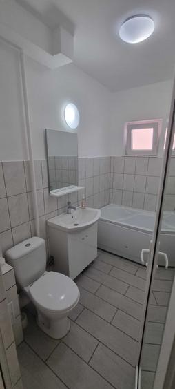 Inchiriez apartament 2 camere, Medgidia Central, Etaj.1 - 3