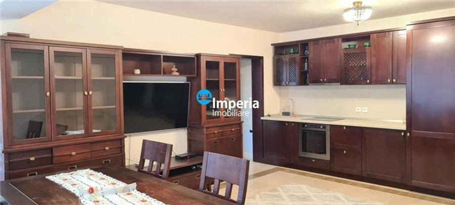 Apartament cu 2 camere decomandat, mobilat în Central
