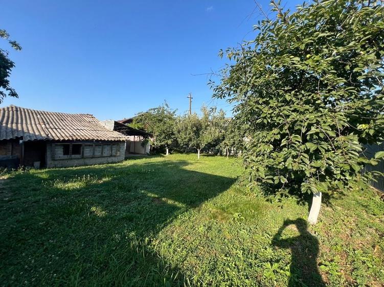 Casă cu 4 camere în Lungulețu