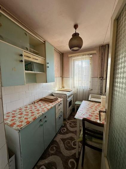 Apartament cu 4 camere semidecomandat în Cetate