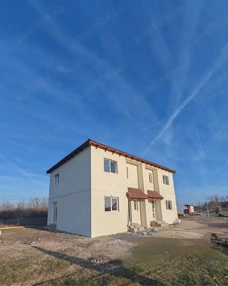 Casă cu 3 camere cu Teren 270 Mp în Parța