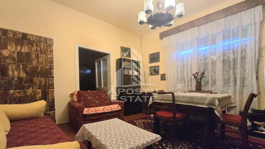 Casă individuală cu 3 camere cu Canalizare în Pârneava