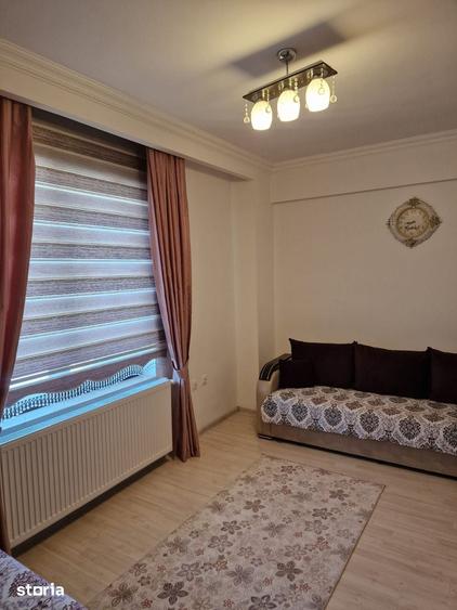 Apartament cu 3 camere decomandat în Km 5
