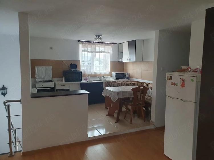 Casă cu 3 camere cu Teren 560 Mp în Andrășești