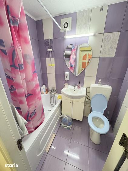 Apartament cu 3 camere decomandat în Giurgiului
