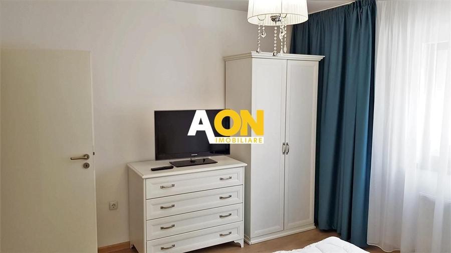 Apartament cu 3 camere decomandat, mobilat în Cetate