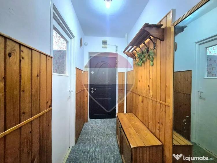 Apartament cu 2 camere semidecomandat în Podgoria