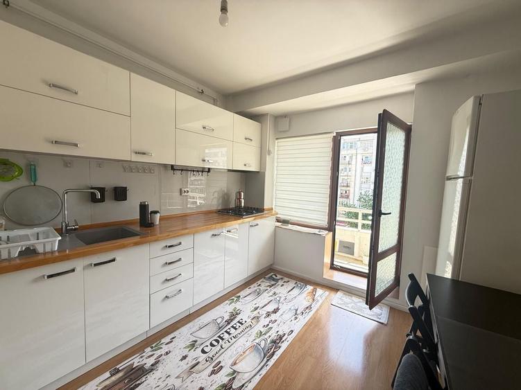 Apartament cu 2 camere decomandat, mobilat în Nerva Traian