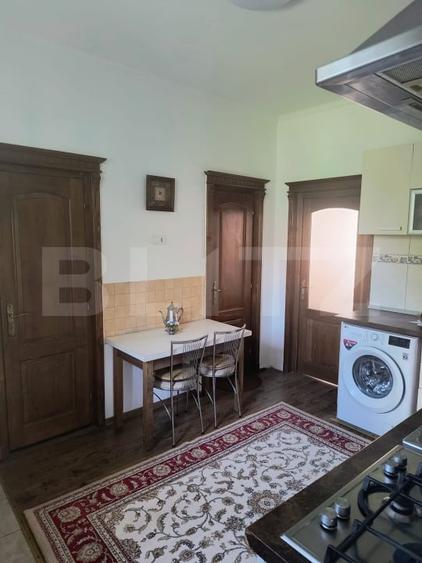 Casă individuală cu 5 camere cu Canalizare în Central