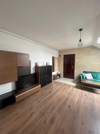 Apartament cu 2 camere semidecomandat în Florești