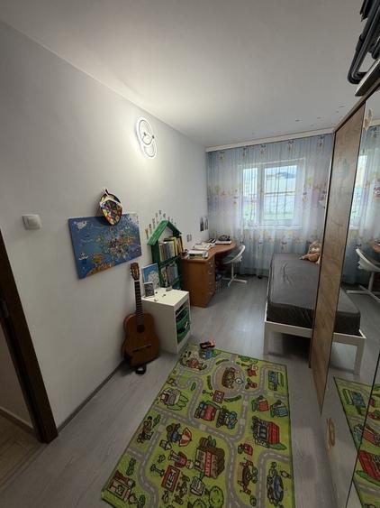 Apartament cu 3 camere decomandat în Drumul Carului