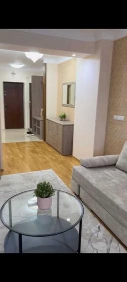 Apartament cu 4 camere decomandat în Dobroești