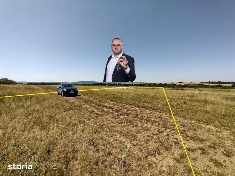 Teren de 14500 mp, în Cara