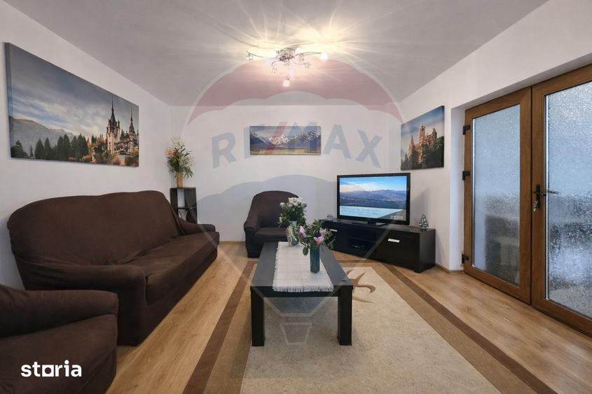 Casă cu 7 camere cu Teren 390 Mp în Lumina