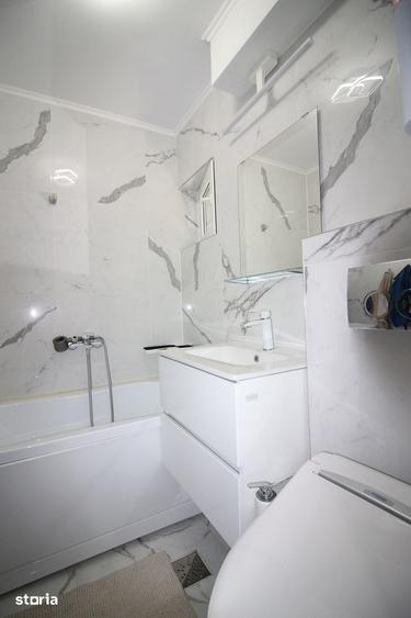 Apartament cu 3 camere semidecomandat în Cornișa