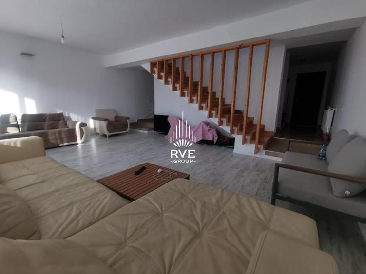 Casă cu 3 camere cu Canalizare în Periferie