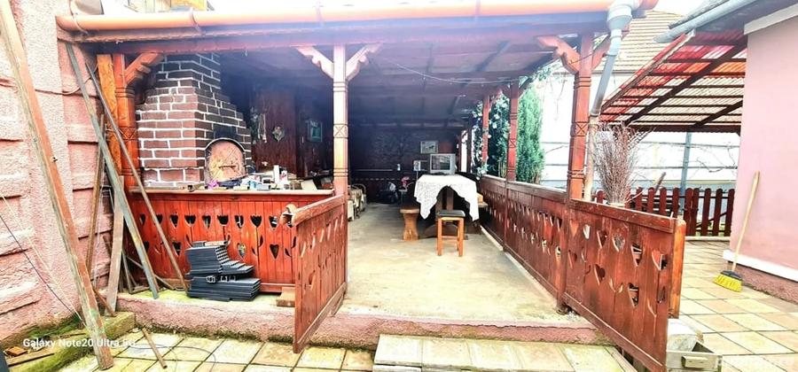 Casă cu 3 camere cu Teren 250 Mp în Hunedoara