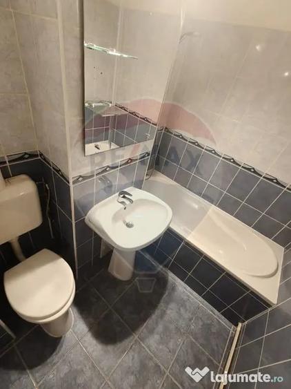 Garsonieră decomandată în Central