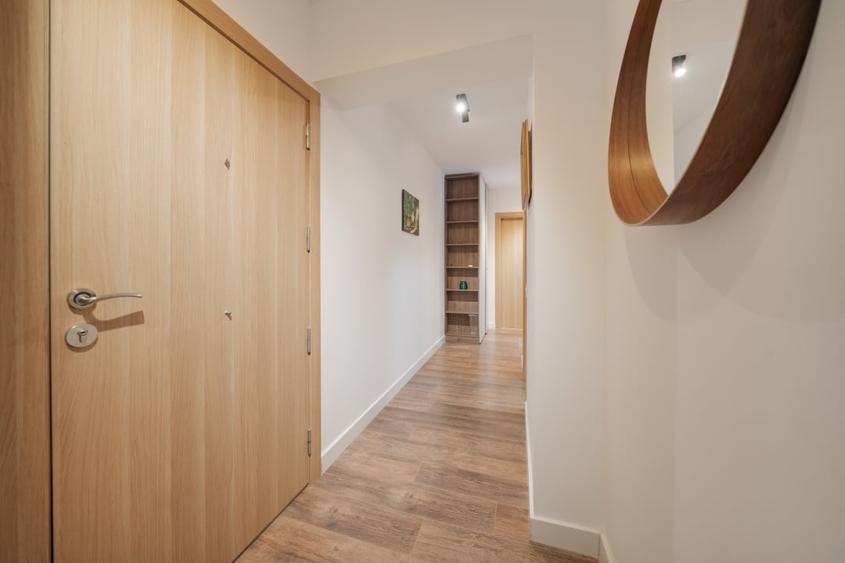 Apartament cu 3 camere decomandat, mobilat în P-ta Presei Libere