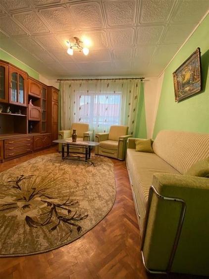 Casă individuală cu 6 camere cu Teren 1800 Mp în Curățele