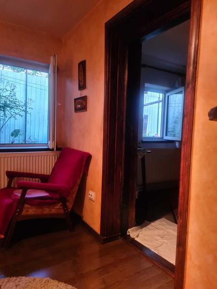 Casă cu 4 camere în Mărgeanului