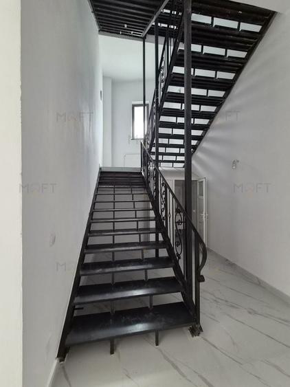 Casă individuală cu 16 camere cu Canalizare în Ultracentral