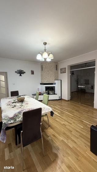 Casă cu 6 camere cu Teren 661.51 Mp în Central